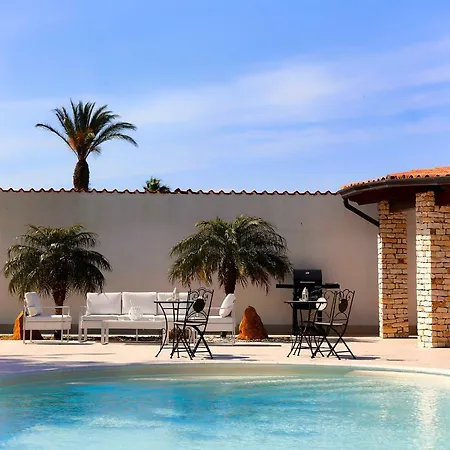 Araucaria Villa *